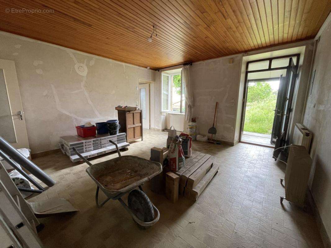 Maison à SAINT-MARTIN-D'AOUT