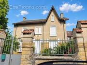 Maison à DONCHERY