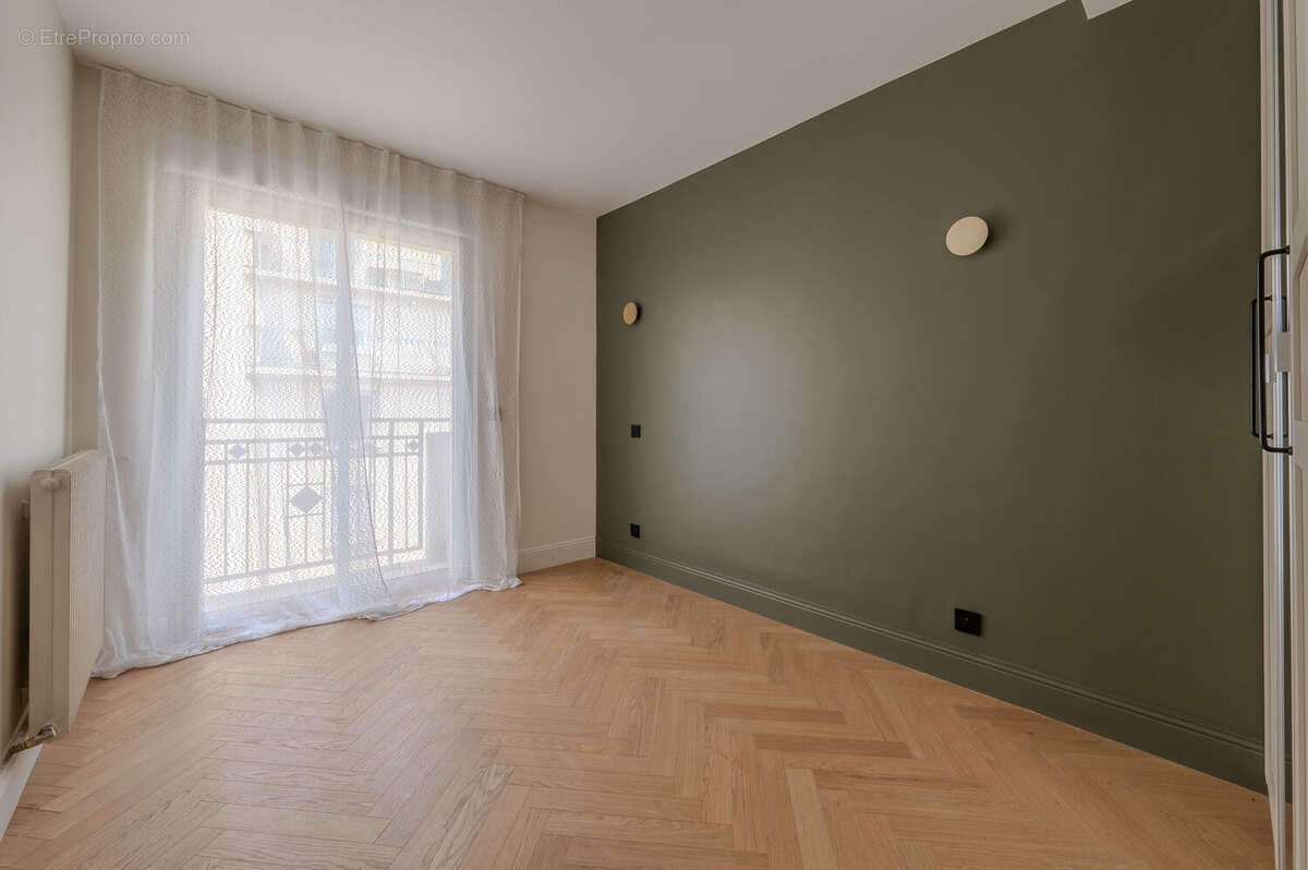 Appartement 90 m² à Paris-15e  - photo 6