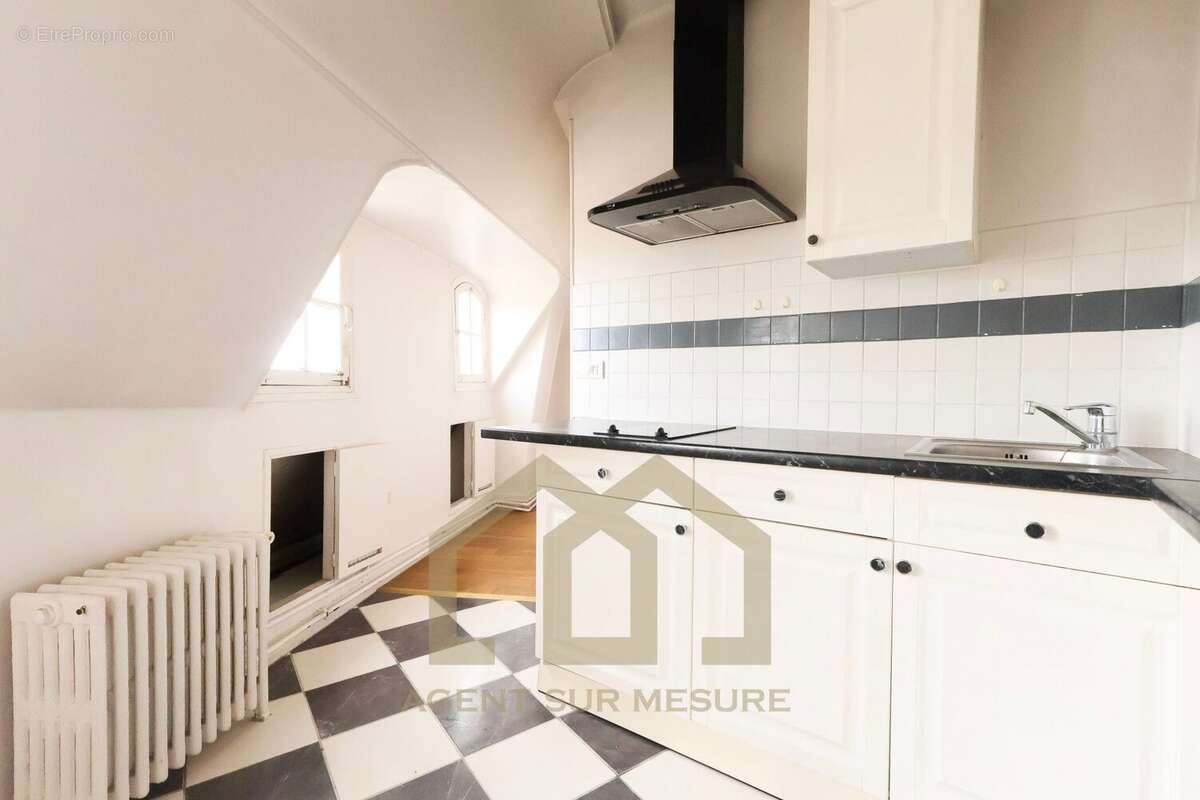 Appartement à PARIS-18E