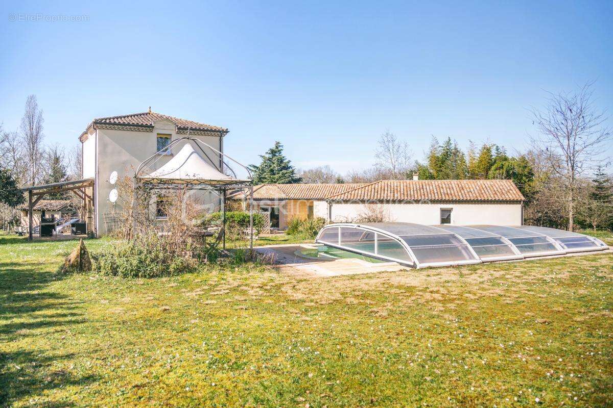 Propriété contemporaine avec gîte, chambres d'hôtes, piscine et parc arboré - photo 2