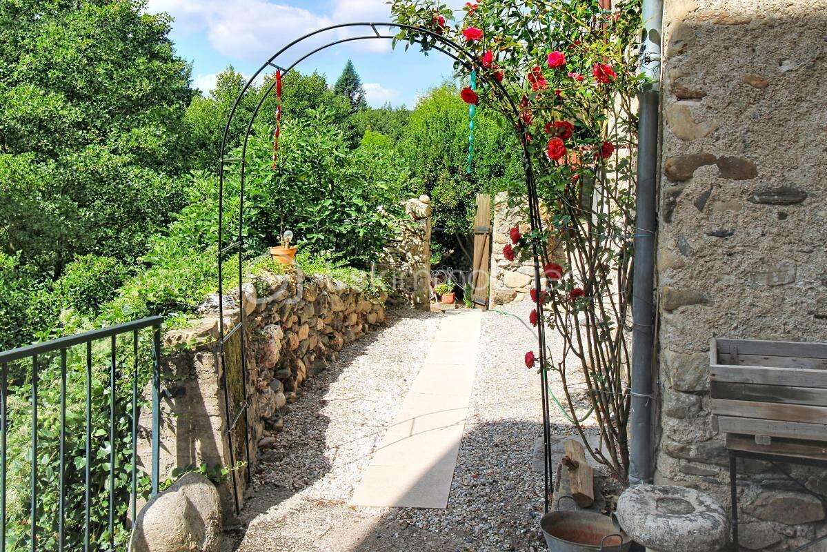 Maison à SAINT-JEAN-DU-BRUEL