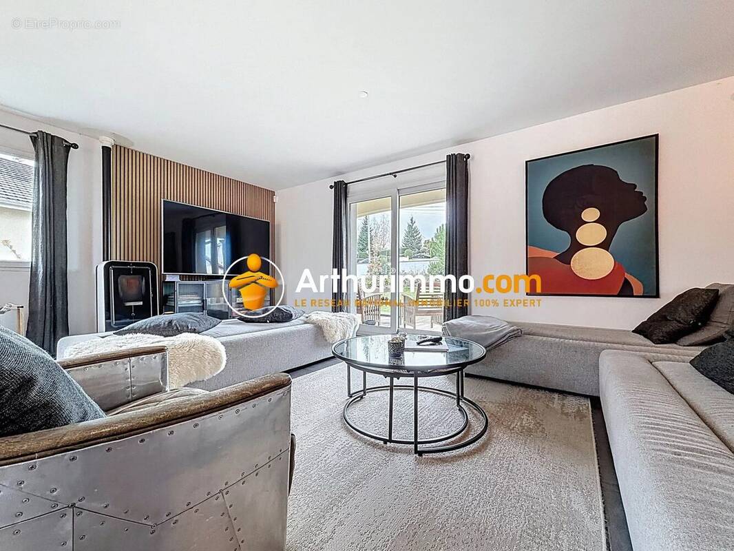 Maison à LA TOUR-DU-PIN