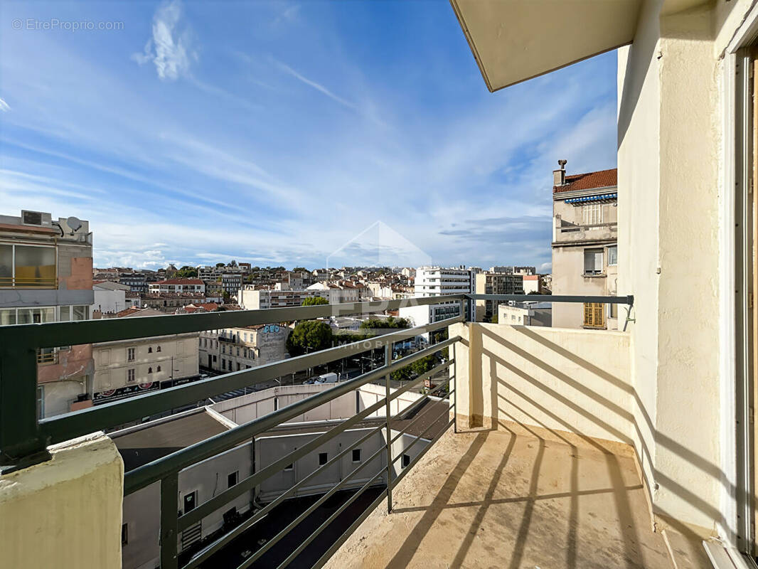 Appartement à MARSEILLE-4E