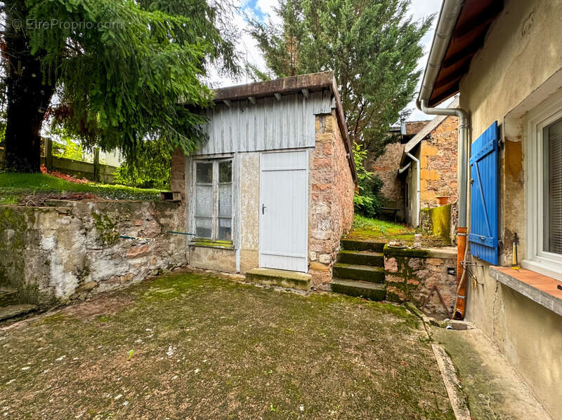 Maison à LA CLAYETTE
