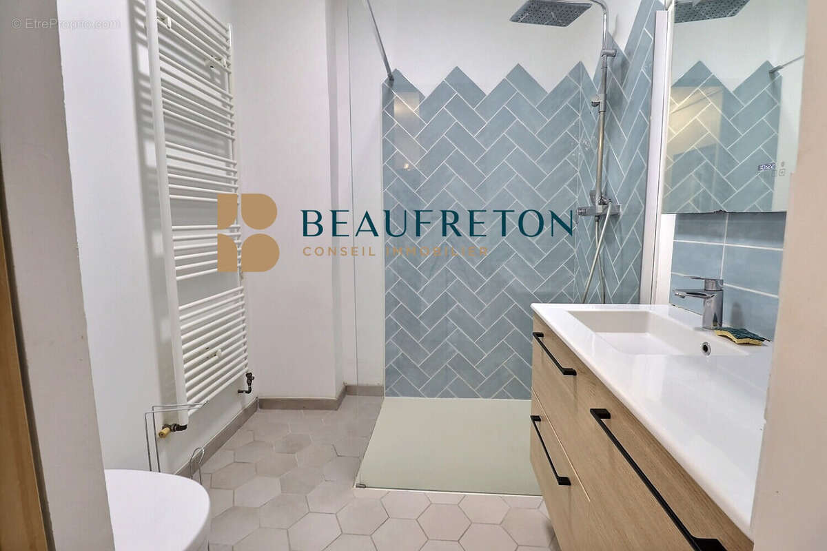 Appartement à CHARENTON-LE-PONT