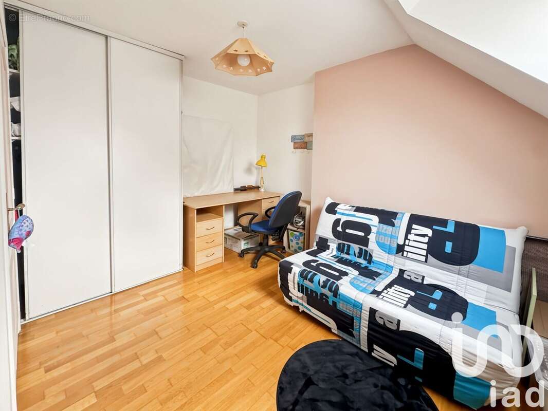 Maison 95 m² à Sainte-Genevieve-Des-Bois  - photo 8