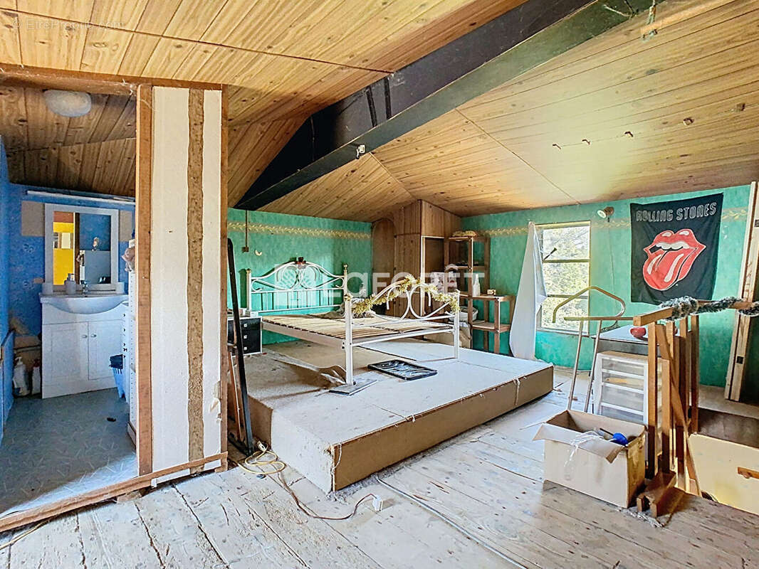 Maison à LA NEUVILLE-AUX-BOIS