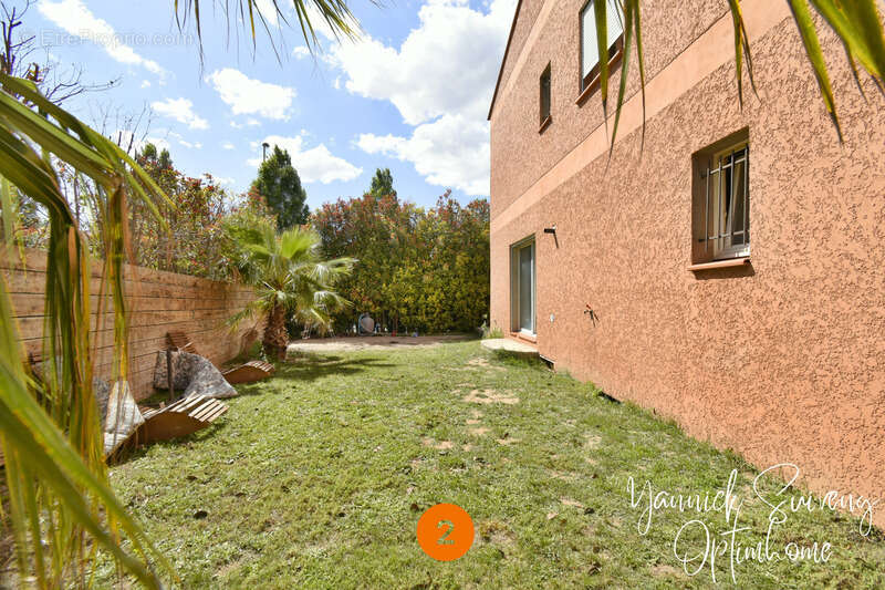 Appartement à SAINT-LAURENT-DE-LA-SALANQUE