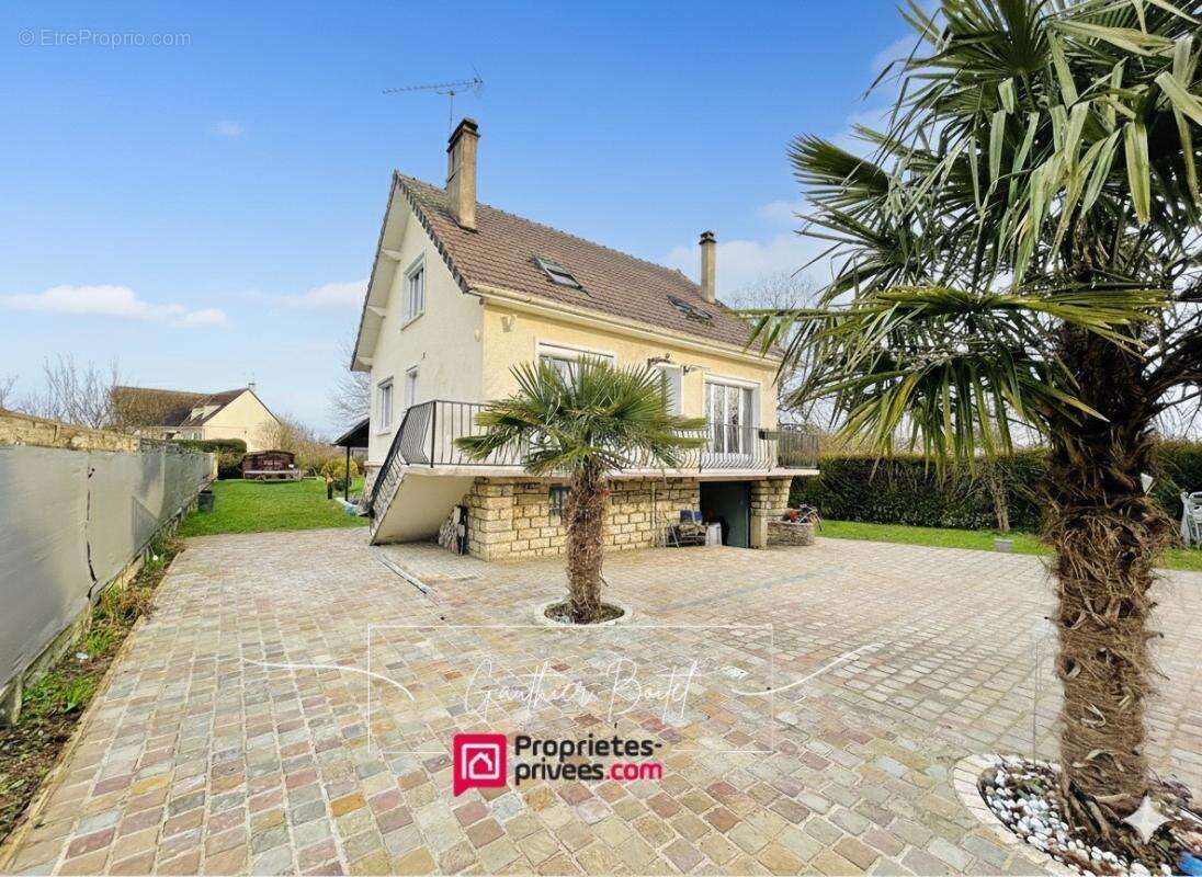 Maison à FONTENAY-TRESIGNY
