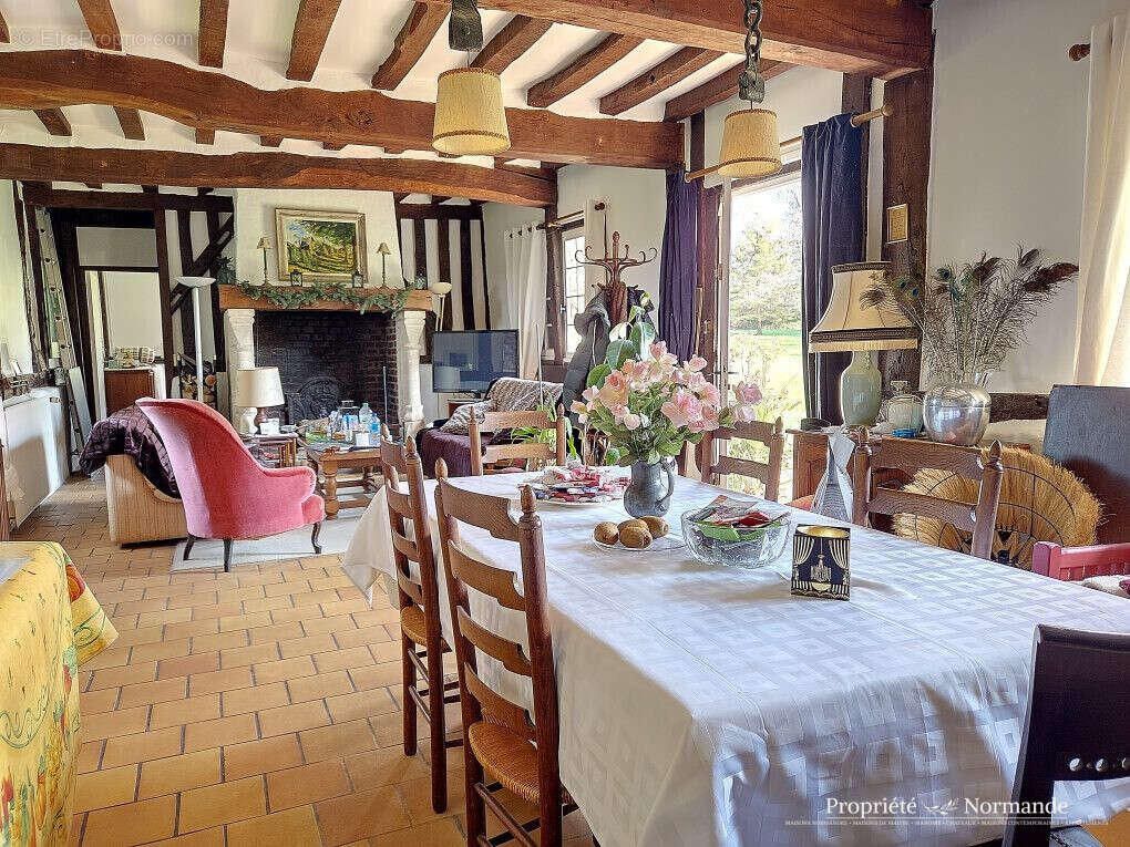 Maison à SAINT-THURIEN