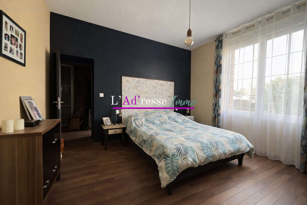 Maison à CROISILLES