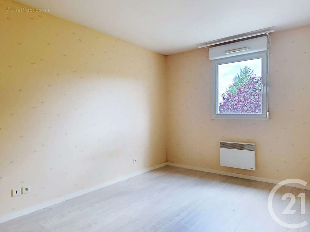 Appartement à VILLENEUVE-SUR-YONNE