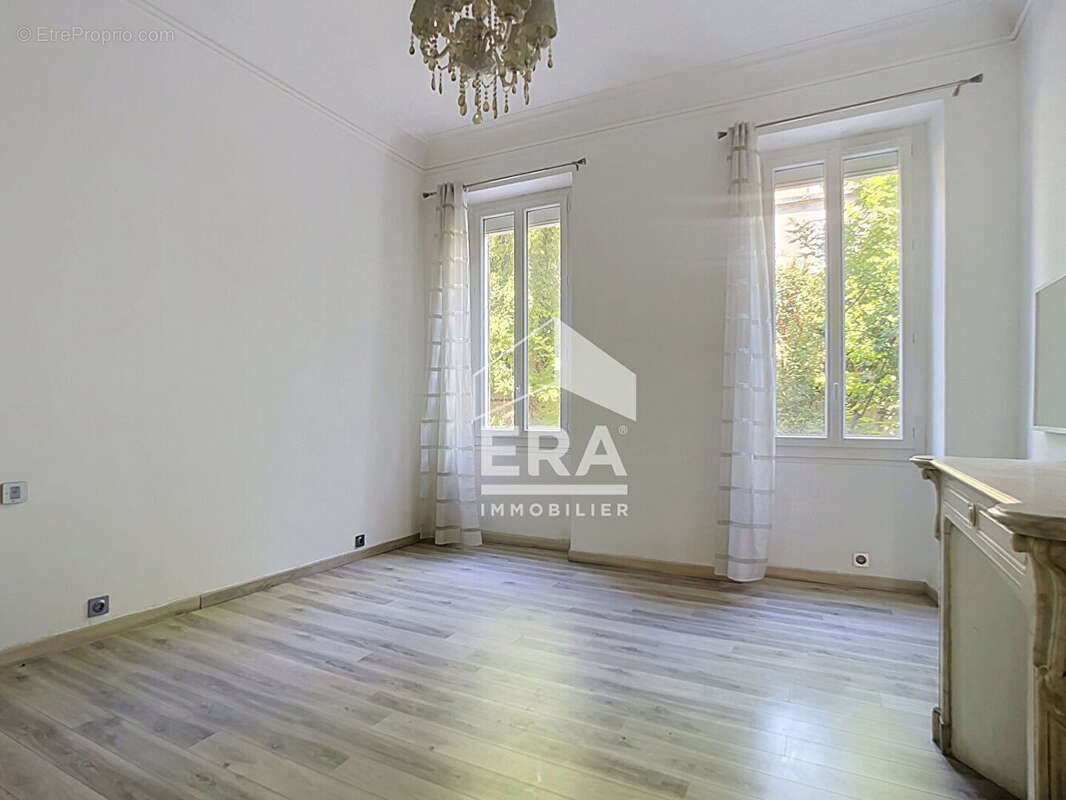 Appartement à MARSEILLE-6E