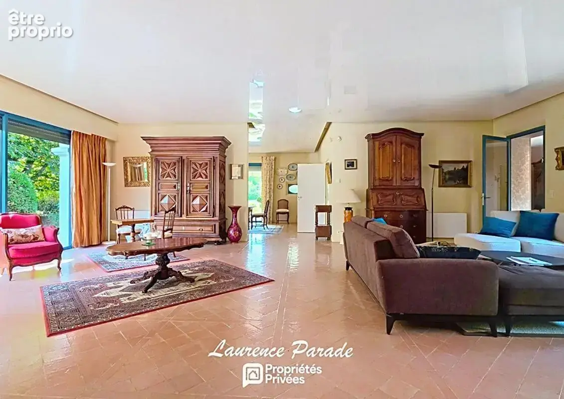 Propriété de caractère 348 m² de plain pied 1,8 hectares, piscine, garage, entre bordeaux et perigueux, a proximite de saint-émi - photo 5