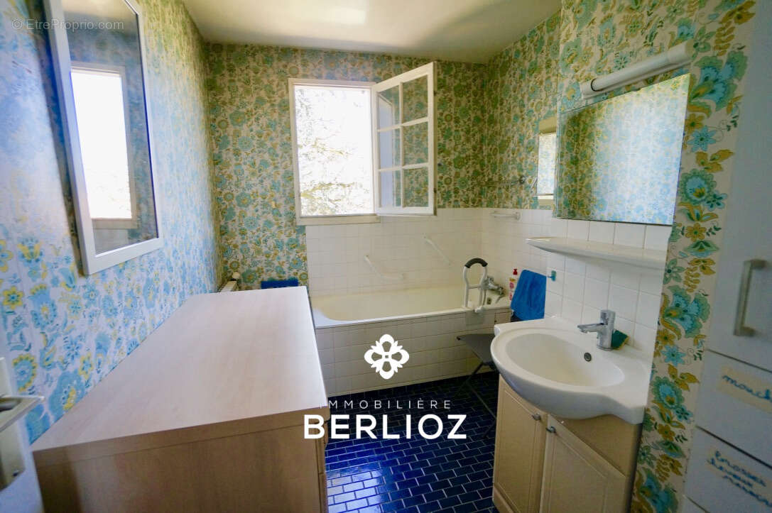 Maison de 150 m2 sur terrain de 1208 m2 avec piscine quartier Bellevue - photo 10