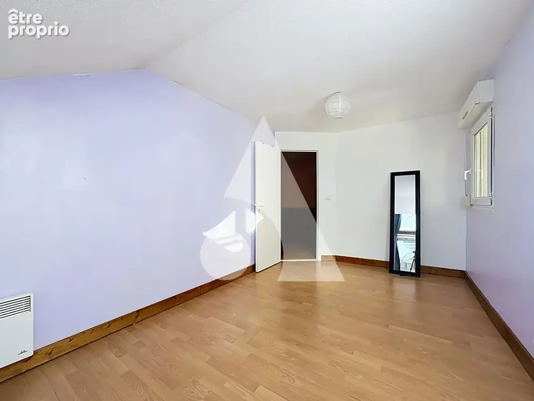 Charmant T2 bis en duplex avec garage et cave ! - photo 8