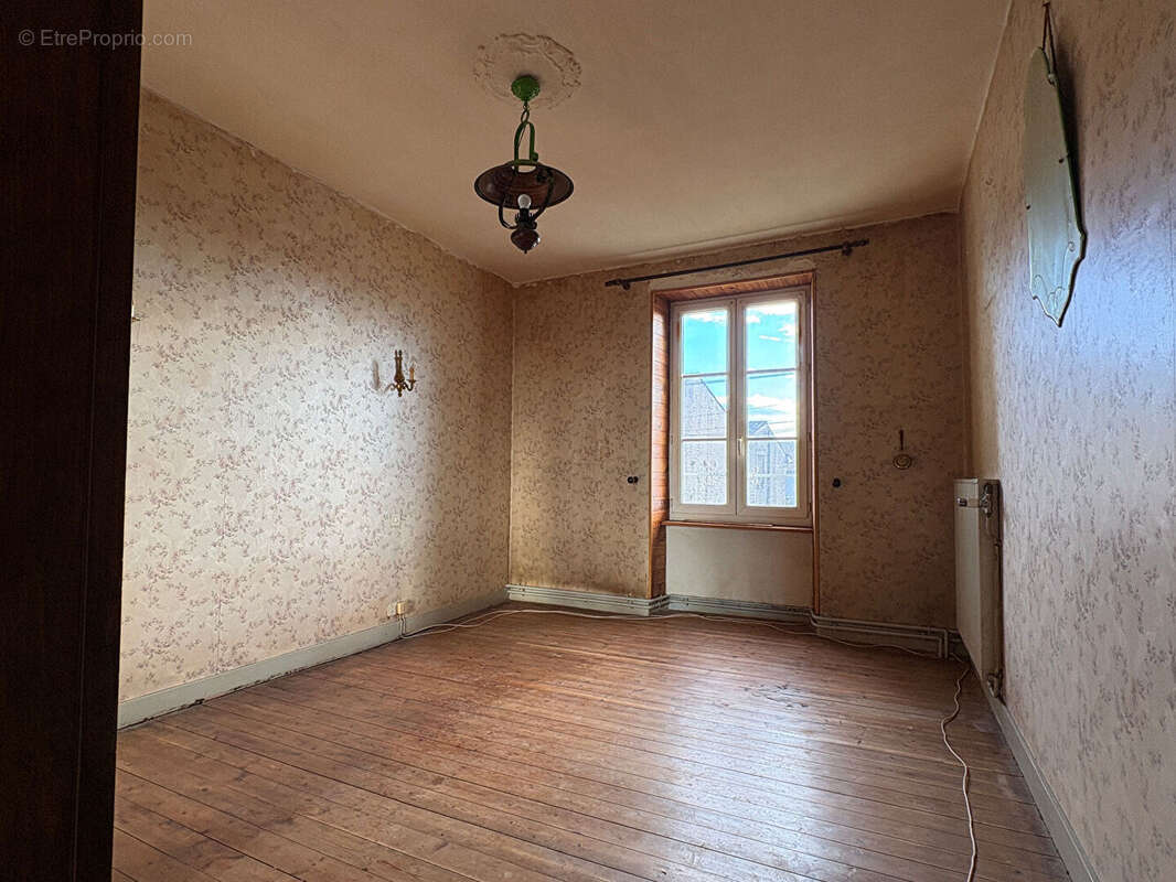 Maison à SURGERES
