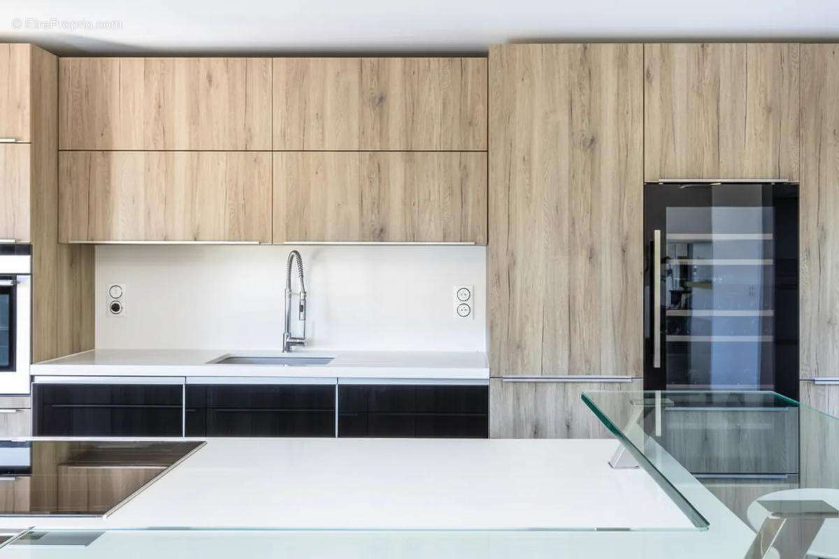 Maison de 8 pièces de 235 m² à Sanary-sur-Mer - photo 6