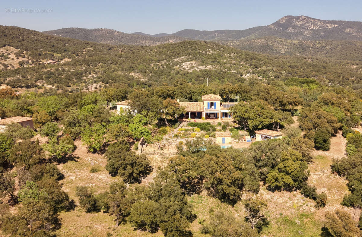 Maison à PLAN-DE-LA-TOUR