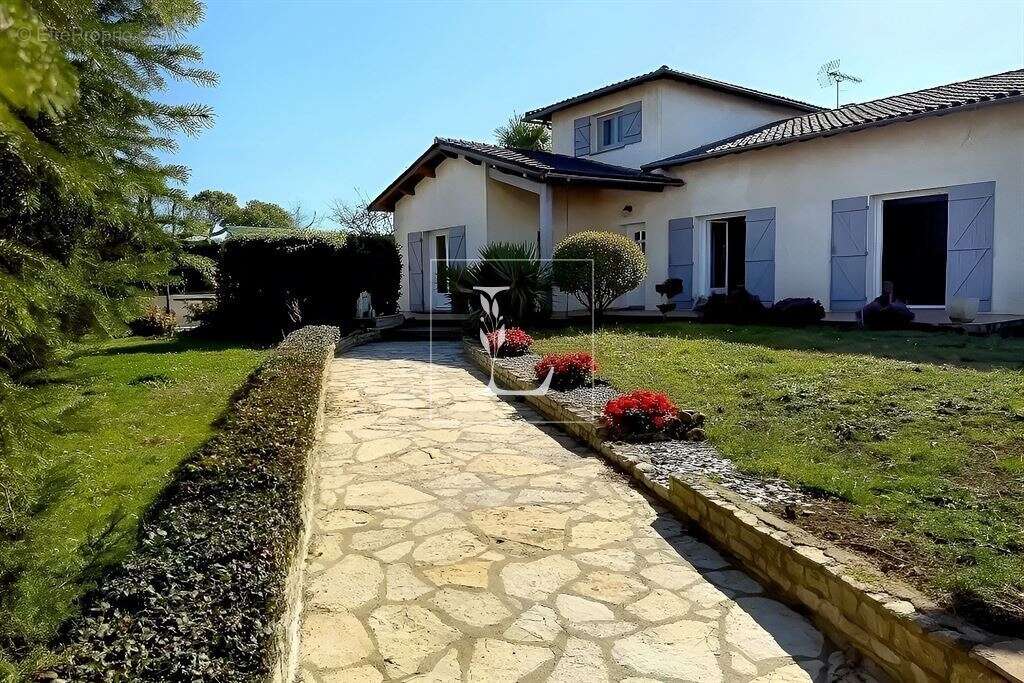 Maison à BRESSOLS