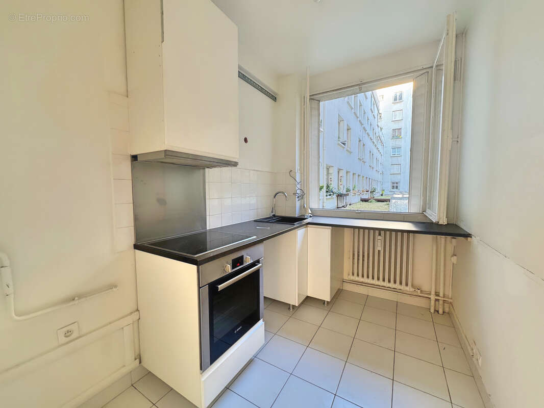 Appartement à PARIS-7E