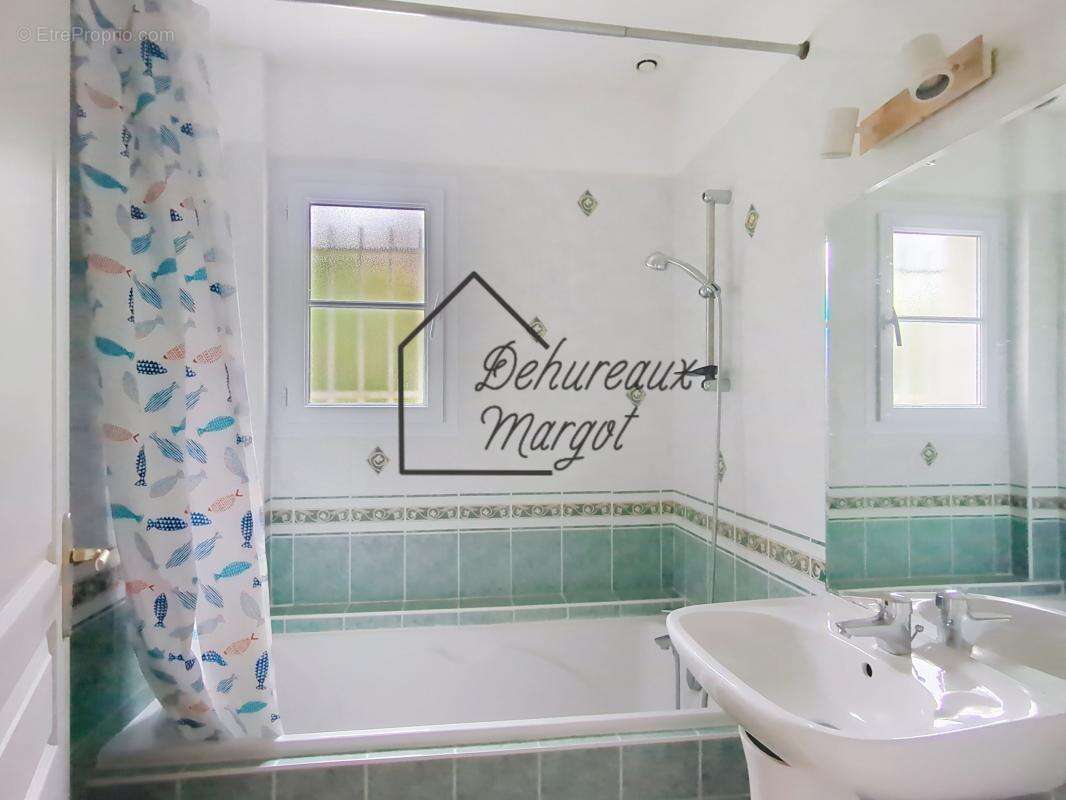 Maison à SAINT-CYR-SUR-LOIRE