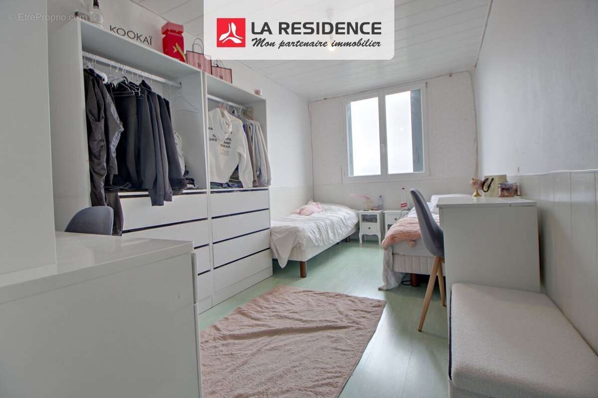 Appartement 64 m² à Les Clayes-Sous-Bois  - photo 3
