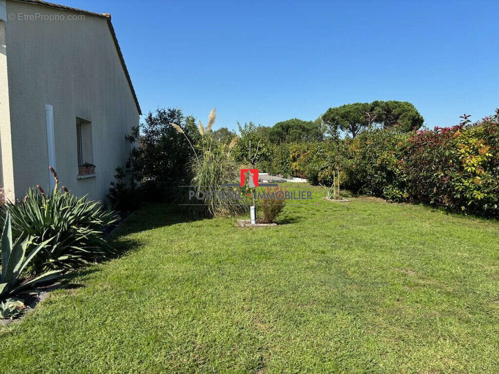 Maison 200 m² à Saint-Andre-De-Cubzac  - photo 3