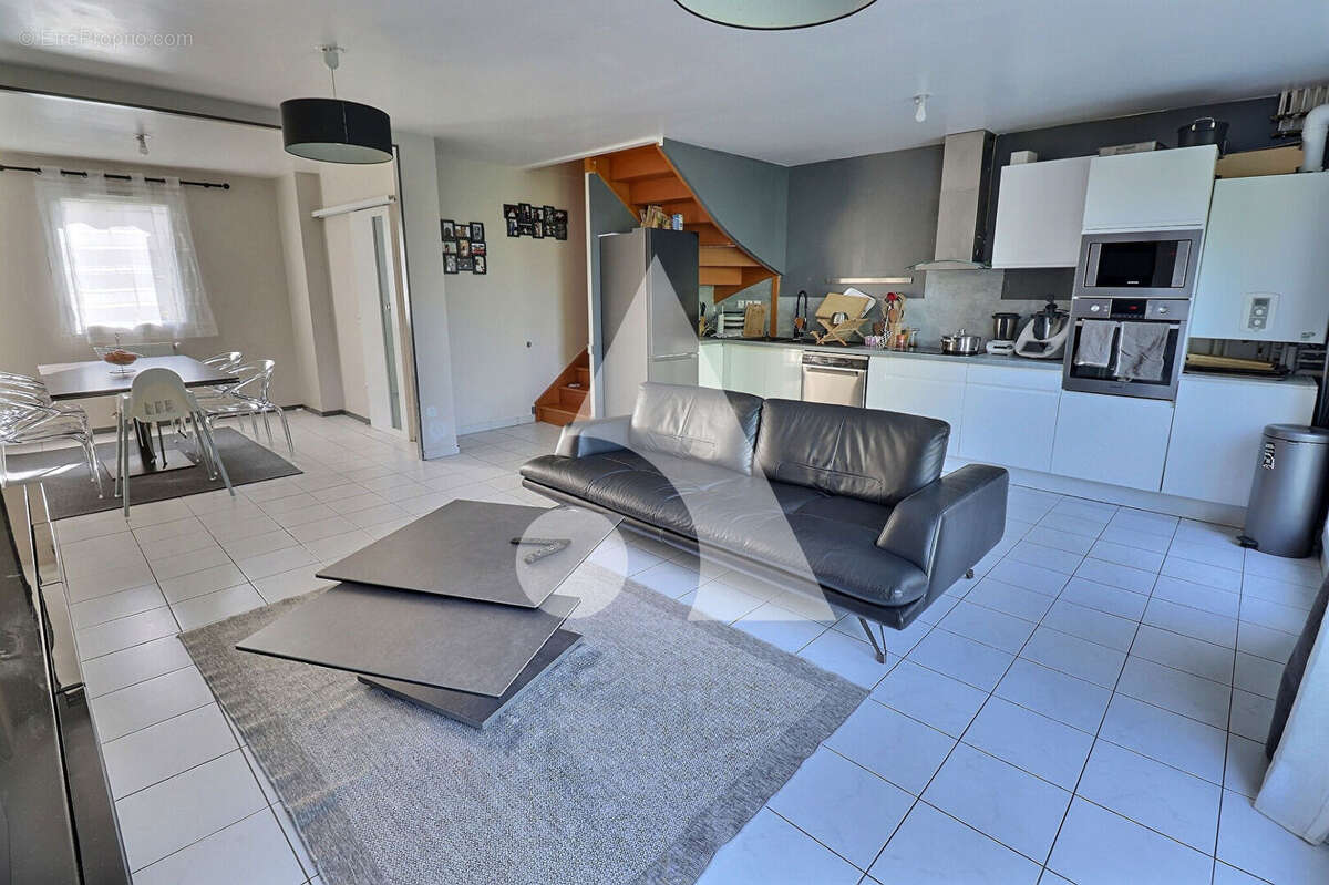 Maison à MERY-SUR-OISE