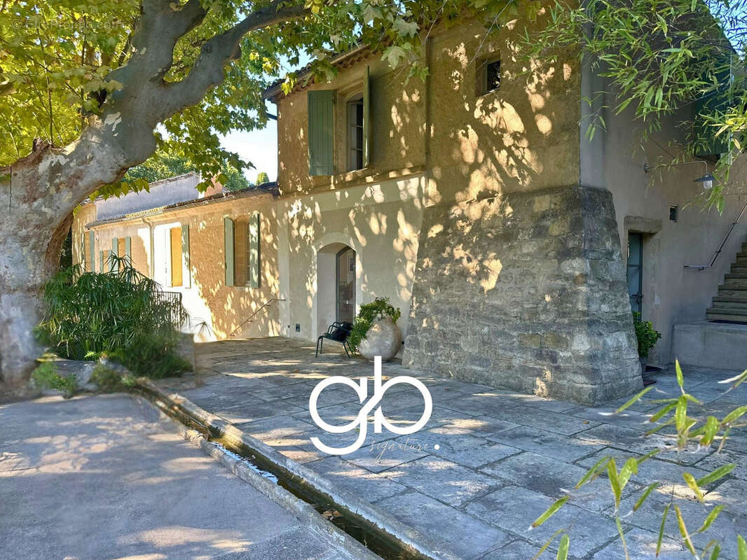 Domaine de prestige du xviiie siècle avec 2,6 hectares entre montpellier, nîmes et uzès - photo 7