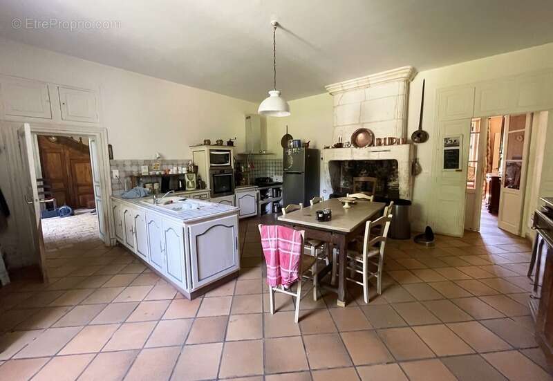Maison à BARBEZIEUX-SAINT-HILAIRE