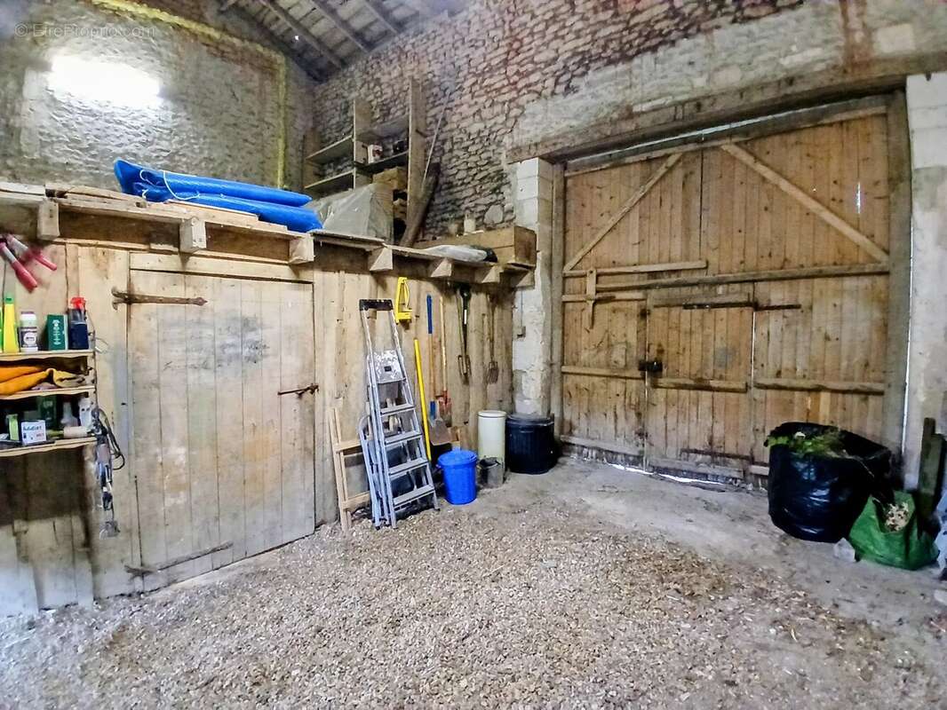 Spacieuse maison de village comprenant quatre chambres. - photo 12