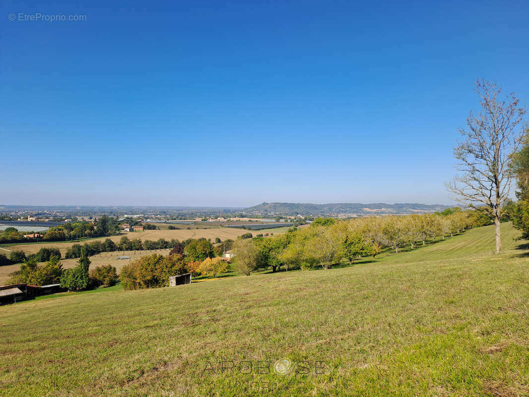 Maison familiale en pierre avec vue panoramique, verger et dépendances. - photo 21