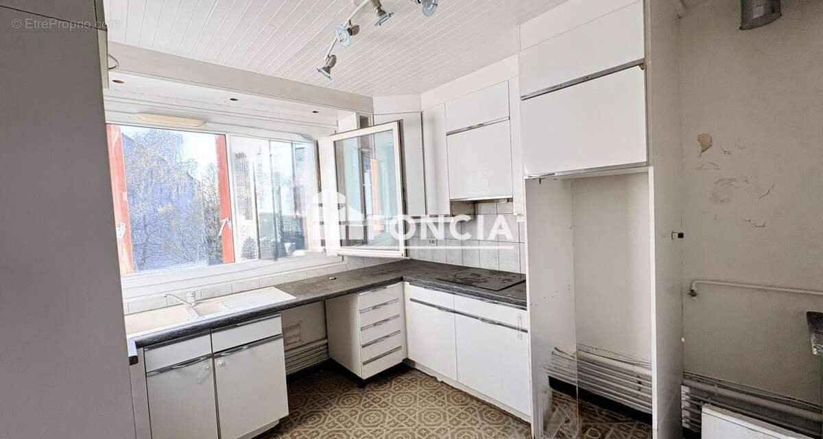 Appartement à LES PAVILLONS-SOUS-BOIS