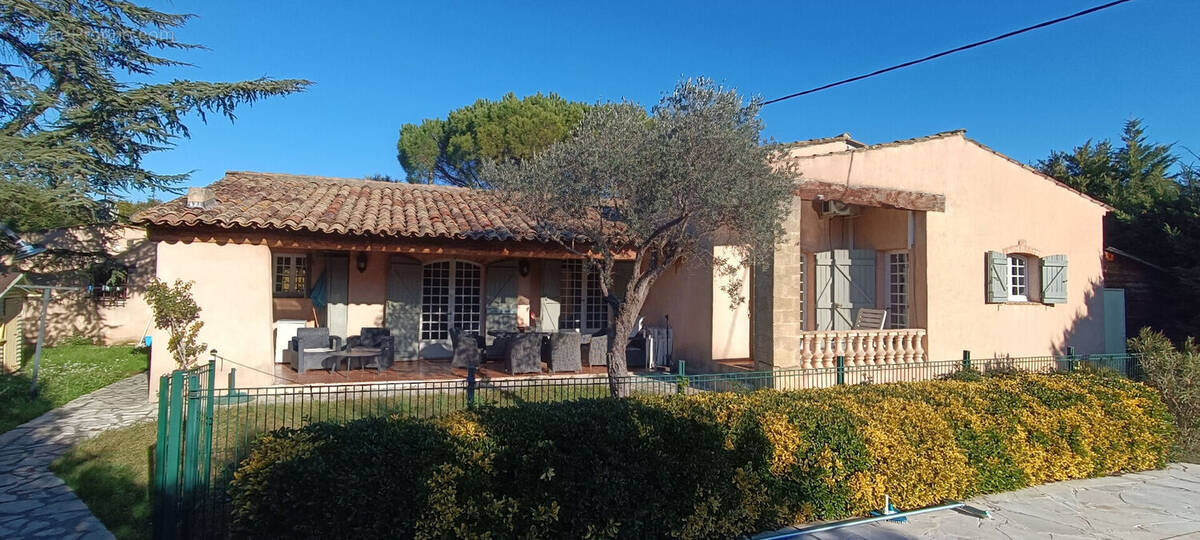 Maison à LE MUY