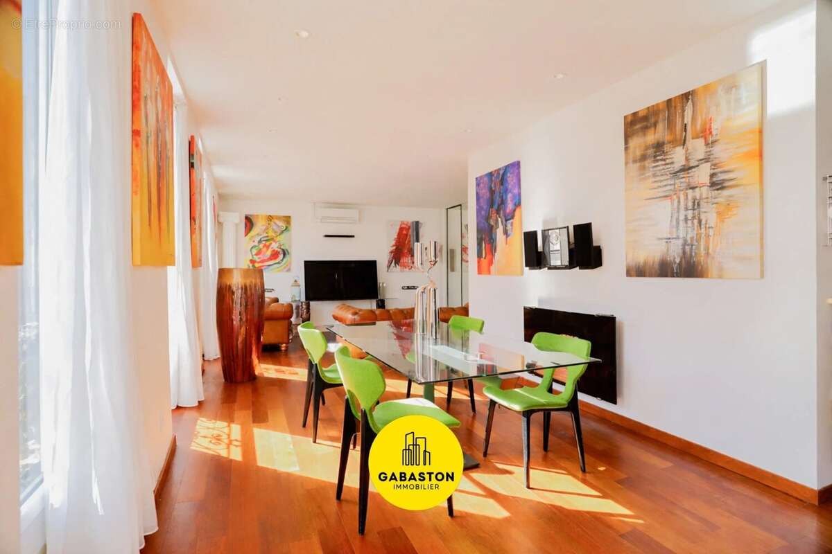 Appartement à MARSEILLE-5E