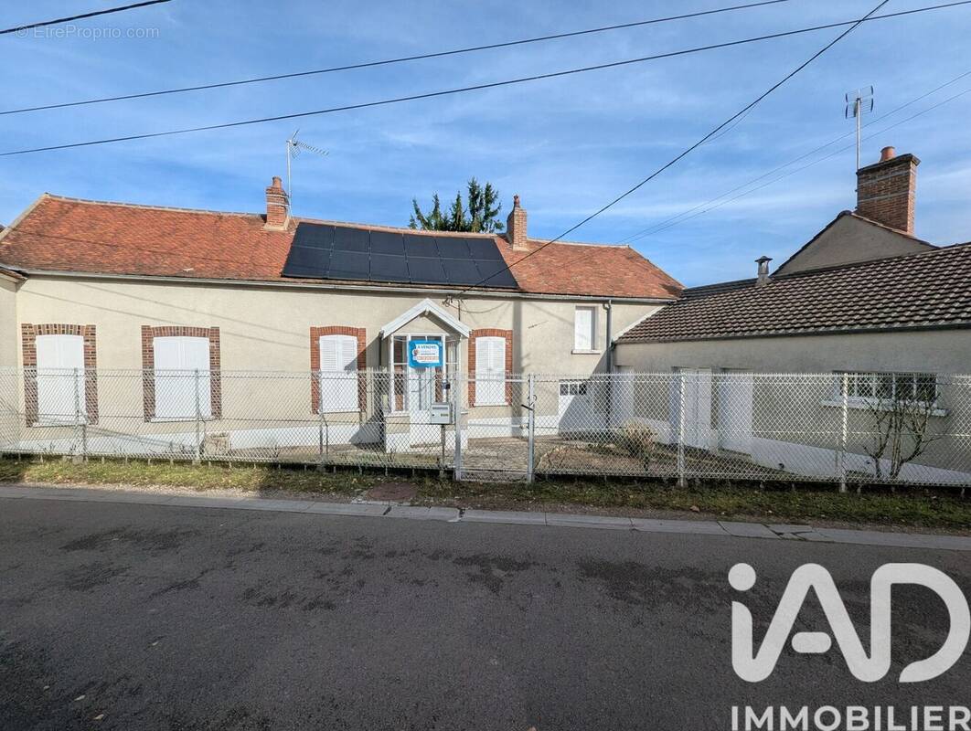 Photo 1 - Maison à MONT-SAINT-SULPICE