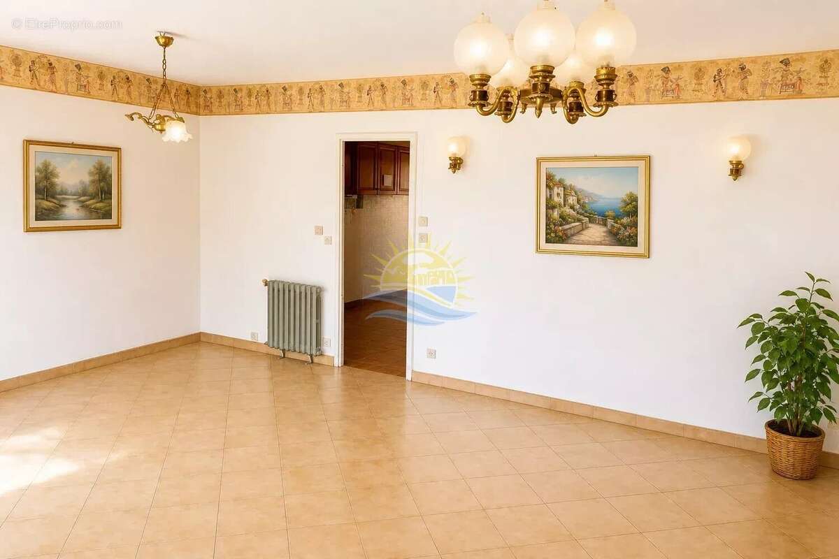 Maison à CHATEAUNEUF-LES-MARTIGUES