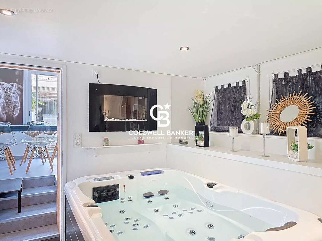 Maison à SAINT-MICHEL-EN-L'HERM