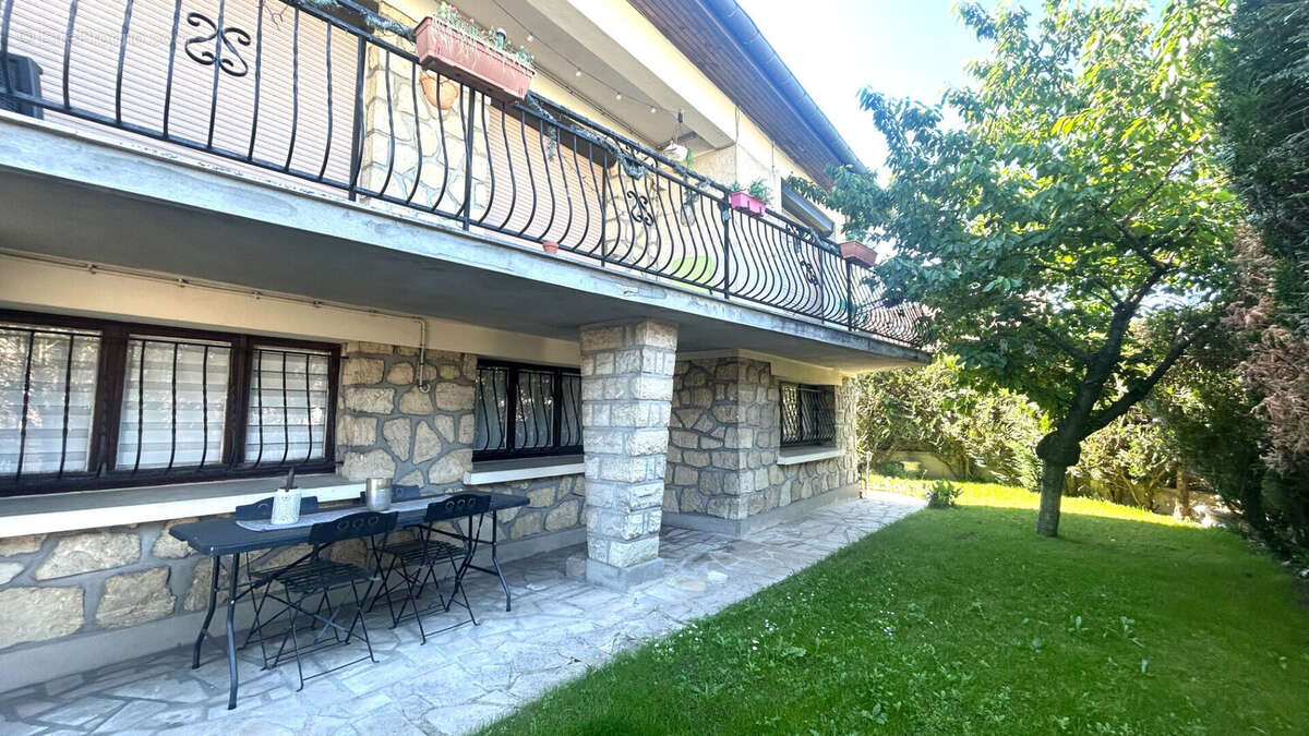 Maison à MORANGIS