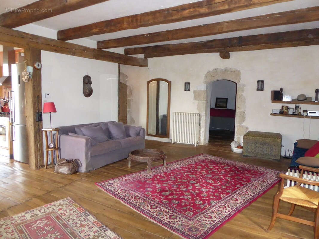 Maison à MONTAIGU-DE-QUERCY