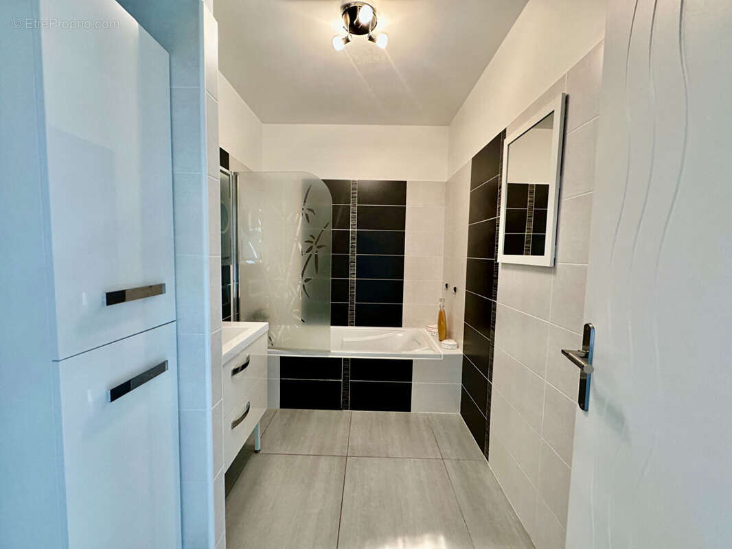 Appartement à SAUSSET-LES-PINS