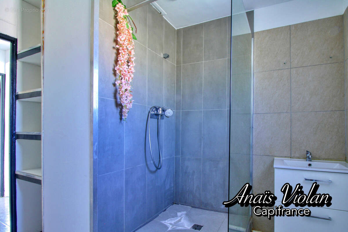 Maison familiale avec jardin et terrasse à vendre 7 pièces de 157 m² à SAINT MATHIEU DE TREVIERS (34) - photo 15