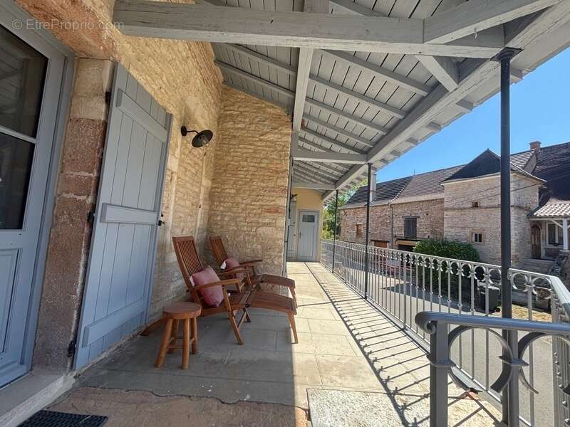 A vendre - Maison de charme - Cormatin 71460 -  115 m² - photo 5