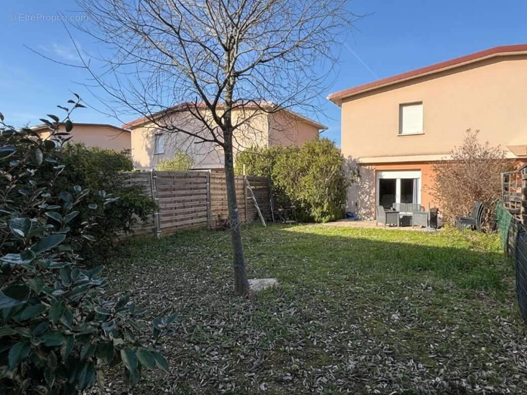 Maison à MONTELIMAR