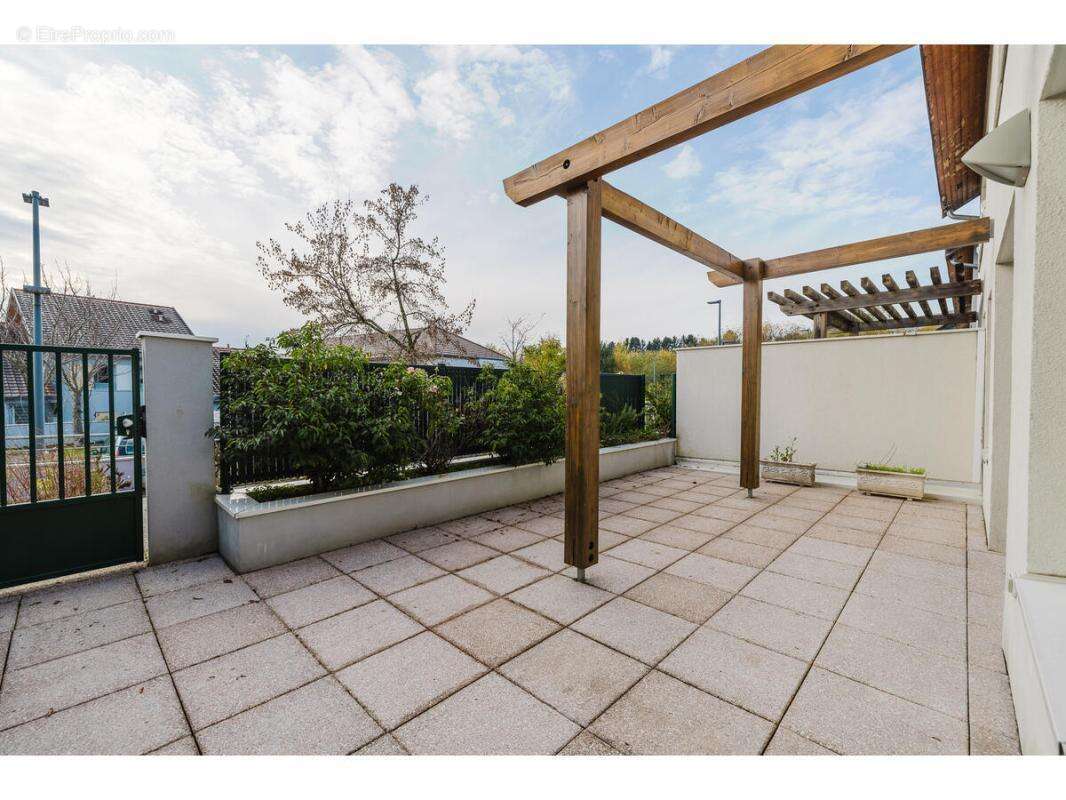 Maison 112 m² à Chevry  - photo 5