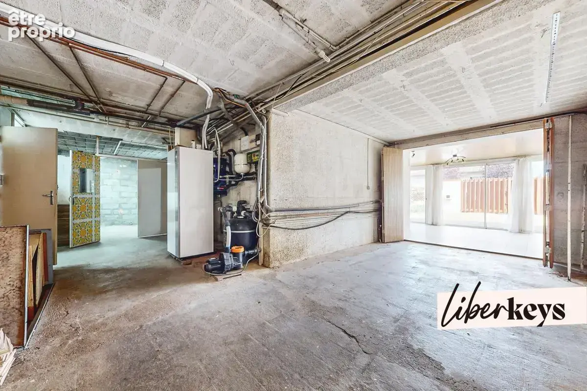 Maison familiale 278 m² avec jardin arboré, piscine, véranda, stationnements – Calme absolu - photo 9