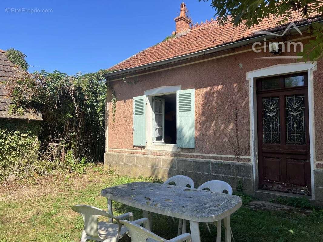 Maison à SALIGNY-SUR-ROUDON