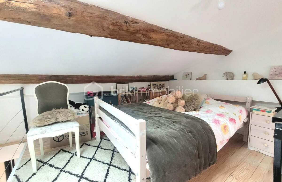 Appartement à POUSSAN